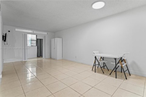 Condominio en venta en Margate, Florida, 2 dormitorios, 73.39 m2 № 1925433 - foto 19