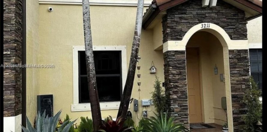Touwnhouse à Homestead, Floride 2 chambres, 113.71 m2 № 2073130