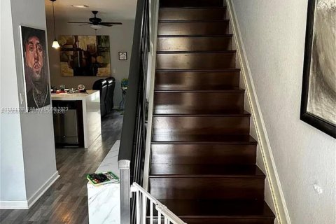 Touwnhouse à louer à Homestead, Floride: 2 chambres, 113.71 m2 № 2073130 - photo 4