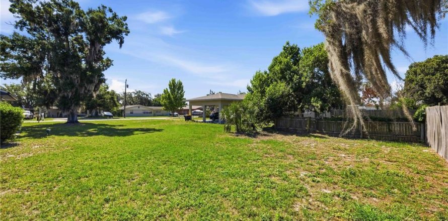 Terreno en Winter Haven, Florida № 2218133