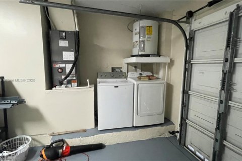 Villa ou maison à louer à Davie, Floride: 3 chambres, 126.44 m2 № 1928119 - photo 28