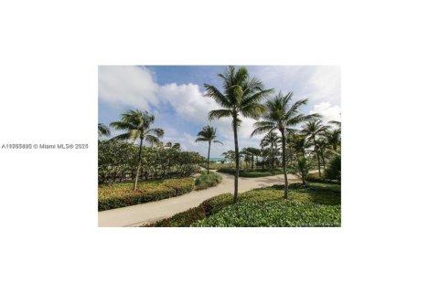 Condo in Bal Harbour, Florida, 1 bedroom  № 1868083 - photo 8