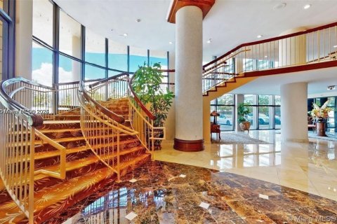 Condo in Bal Harbour, Florida, 1 bedroom  № 1868083 - photo 3