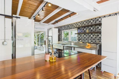 Villa ou maison à louer à Fort Lauderdale, Floride: 3 chambres, 122.07 m2 № 2051590 - photo 9