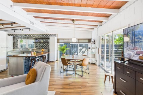 Villa ou maison à louer à Fort Lauderdale, Floride: 3 chambres, 122.07 m2 № 2051590 - photo 5