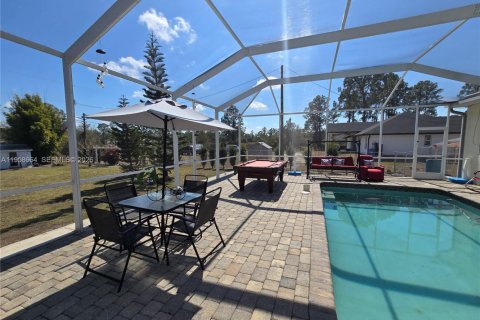 House in Lehigh Acres, Florida 3 bedrooms, 175.59 sq.m. № 2080567 - photo 25