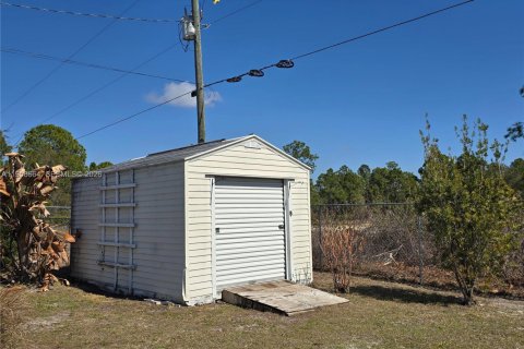 House in Lehigh Acres, Florida 3 bedrooms, 175.59 sq.m. № 2080567 - photo 30