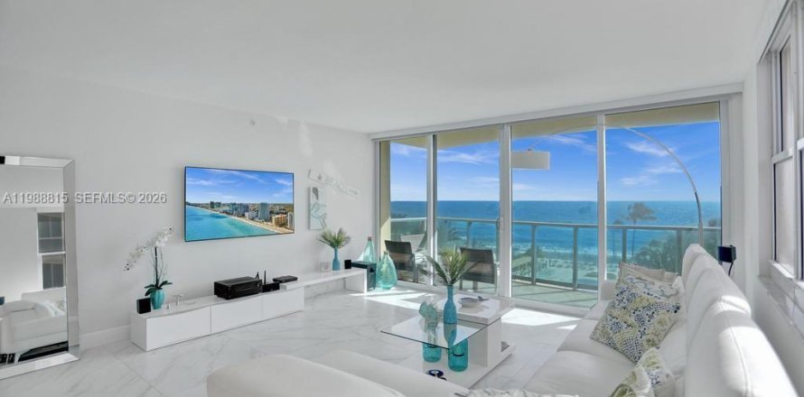 Condo in Hollywood, Florida, 2 bedrooms  № 2051071