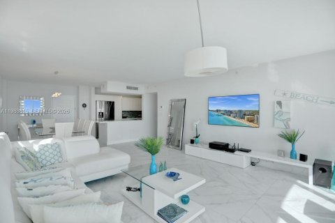 Condo in Hollywood, Florida, 2 bedrooms  № 2051071 - photo 10