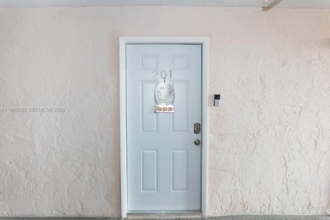 Copropriété à vendre à Hialeah, Floride: 2 chambres, 91.04 m2 № 2024603 - photo 20