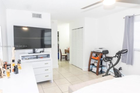 Copropriété à vendre à Hialeah, Floride: 2 chambres, 91.04 m2 № 2024603 - photo 9