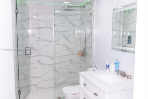Copropriété à vendre à Hialeah, Floride: 2 chambres, 91.04 m2 № 2024603 - photo 13