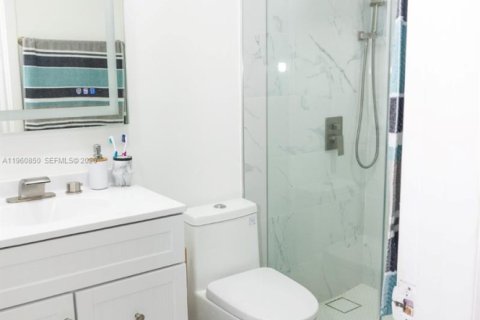 Copropriété à vendre à Hialeah, Floride: 2 chambres, 91.04 m2 № 2024603 - photo 15