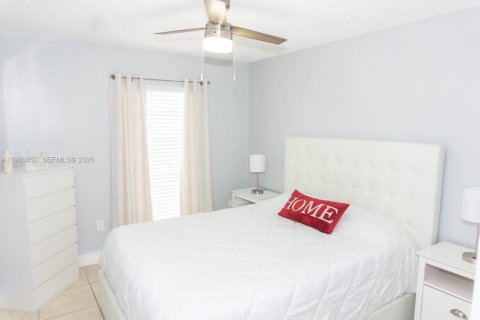 Copropriété à vendre à Hialeah, Floride: 2 chambres, 91.04 m2 № 2024603 - photo 12