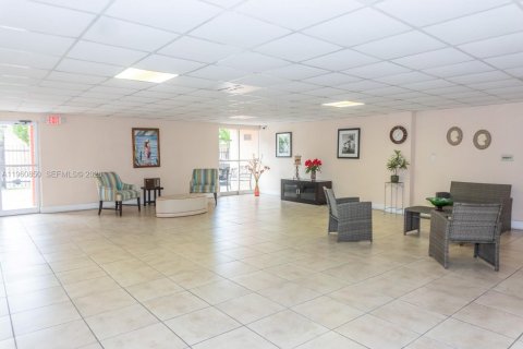 Copropriété à vendre à Hialeah, Floride: 2 chambres, 91.04 m2 № 2024603 - photo 21