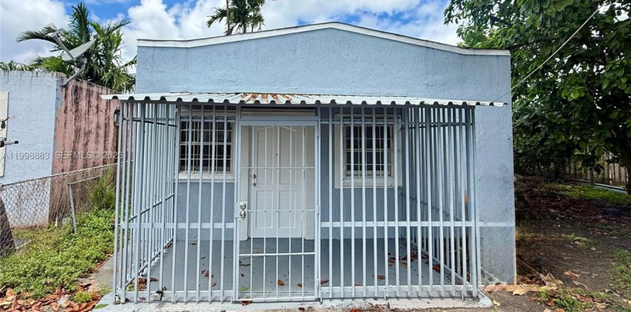 Apartment in Miami, Florida 1 bedroom, 156.82 sq.m. № 2060908