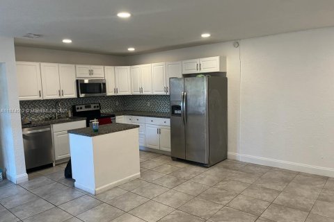 Villa ou maison à vendre à Fort Lauderdale, Floride: 5 chambres, 142.88 m2 № 1926386 - photo 11