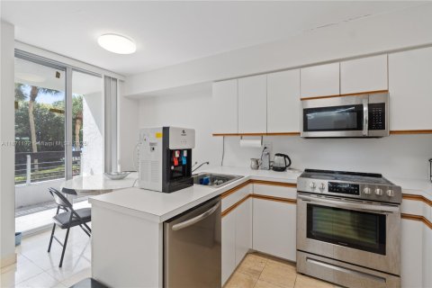 Condo in Aventura, Florida, 1 bedroom  № 1920378 - photo 10