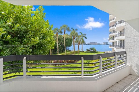 Condo in Aventura, Florida, 1 bedroom  № 1920378 - photo 2
