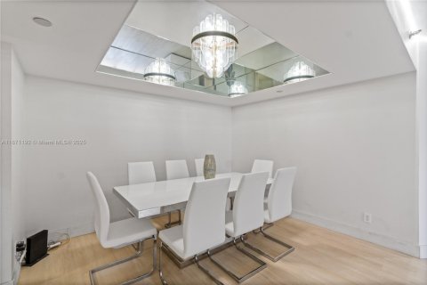 Condo in Aventura, Florida, 1 bedroom  № 1920378 - photo 8