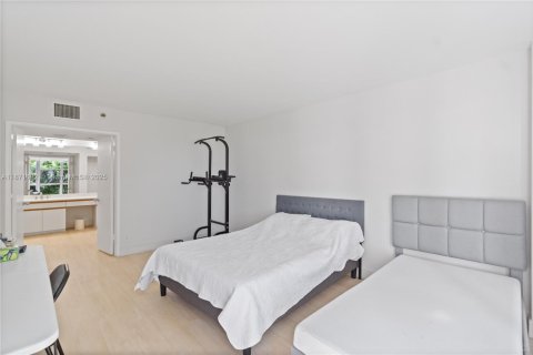 Condo in Aventura, Florida, 1 bedroom  № 1920378 - photo 13