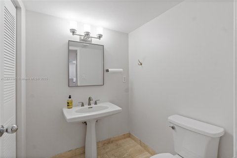 Condo in Aventura, Florida, 1 bedroom  № 1920378 - photo 18