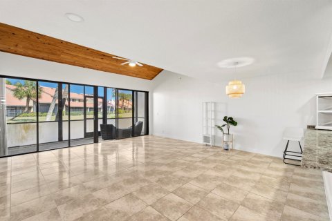 Touwnhouse à vendre à Palm Beach Gardens, Floride: 2 chambres, 138.52 m2 № 2077501 - photo 4