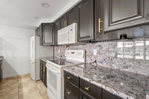 Touwnhouse à vendre à Palm Beach Gardens, Floride: 2 chambres, 138.52 m2 № 2077501 - photo 10