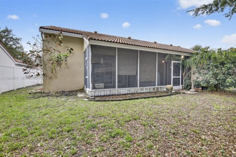 House in Miramar, Florida 3 bedrooms, 151.62 sq.m. № 2044780 - photo 27