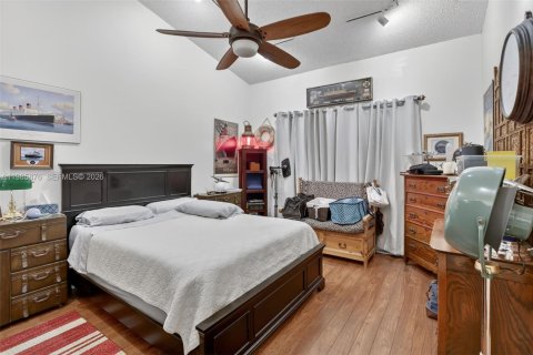 House in Miramar, Florida 3 bedrooms, 151.62 sq.m. № 2044780 - photo 16