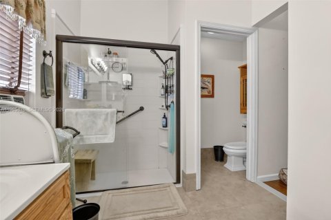 House in Miramar, Florida 3 bedrooms, 151.62 sq.m. № 2044780 - photo 19