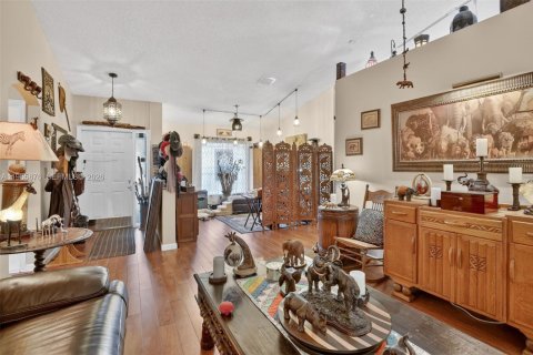 House in Miramar, Florida 3 bedrooms, 151.62 sq.m. № 2044780 - photo 5