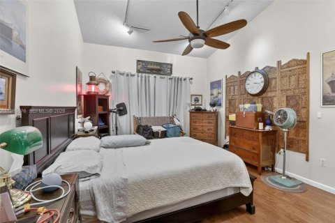 House in Miramar, Florida 3 bedrooms, 151.62 sq.m. № 2044780 - photo 15