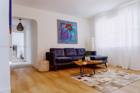 Снять в аренду виллу или дом в Бискейн-Парк, Флорида 3 спальни, 75.81м2, № 1990209 - фото 2