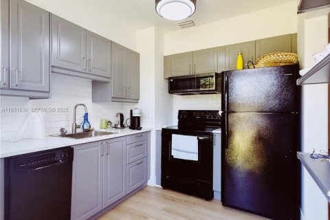 Снять в аренду виллу или дом в Бискейн-Парк, Флорида 3 спальни, 75.81м2, № 1990209 - фото 17