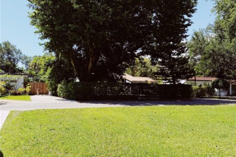 Снять в аренду виллу или дом в Бискейн-Парк, Флорида 3 спальни, 75.81м2, № 1990209 - фото 30