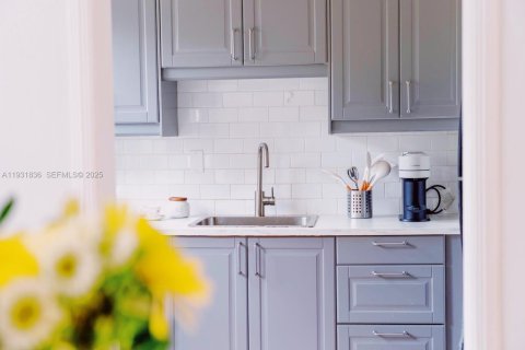 Снять в аренду виллу или дом в Бискейн-Парк, Флорида 3 спальни, 75.81м2, № 1990209 - фото 13