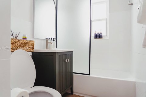 Снять в аренду виллу или дом в Бискейн-Парк, Флорида 3 спальни, 75.81м2, № 1990209 - фото 4