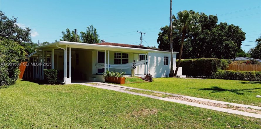 Дом в Бискейн-Парк, Флорида 3 спальни, 75.81м2 № 1990209