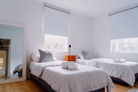 Снять в аренду виллу или дом в Бискейн-Парк, Флорида 3 спальни, 75.81м2, № 1990209 - фото 6