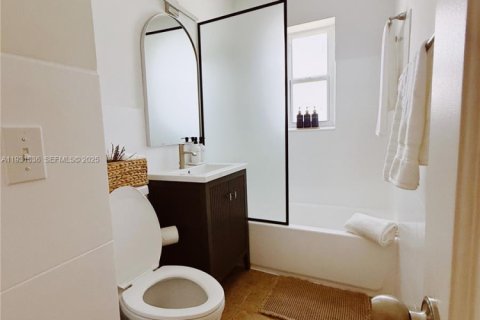 Снять в аренду виллу или дом в Бискейн-Парк, Флорида 3 спальни, 75.81м2, № 1990209 - фото 20