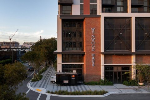 Apartment in Miami, Florida 2 bedrooms, 90.02 sq.m. № 1875092 - photo 11