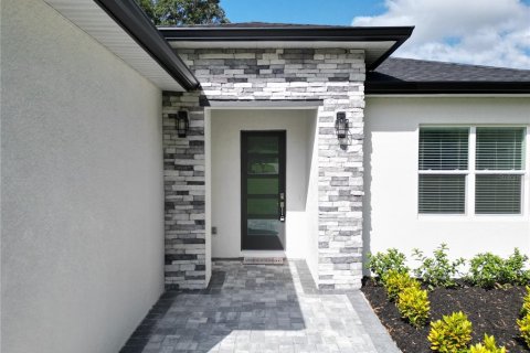 House in Lady Lake, Florida 4 bedrooms, 185.8 sq.m. № 1903907 - photo 7