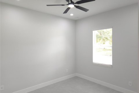 House in Lady Lake, Florida 4 bedrooms, 185.8 sq.m. № 1903907 - photo 27