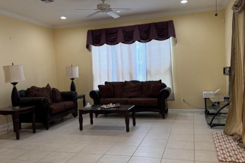 House in Vero Beach, Florida 3 bedrooms, 191.47 sq.m. № 2083327 - photo 17