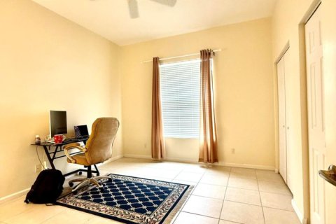 House in Vero Beach, Florida 3 bedrooms, 191.47 sq.m. № 2083327 - photo 22