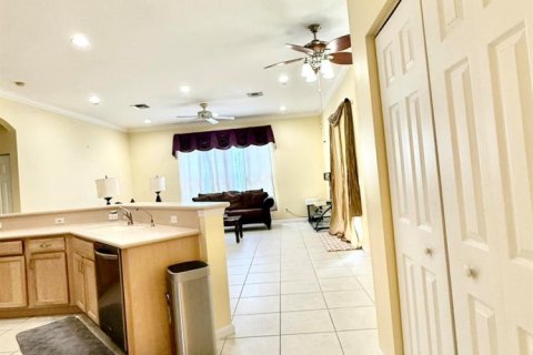 House in Vero Beach, Florida 3 bedrooms, 191.47 sq.m. № 2083327 - photo 7