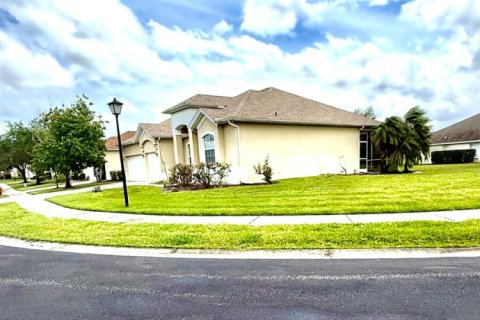 House in Vero Beach, Florida 3 bedrooms, 191.47 sq.m. № 2083327 - photo 3