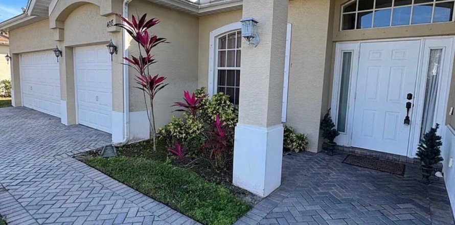 House in Vero Beach, Florida 3 bedrooms, 191.47 sq.m. № 2083327