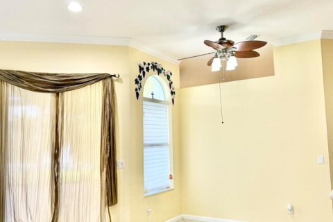 House in Vero Beach, Florida 3 bedrooms, 191.47 sq.m. № 2083327 - photo 11